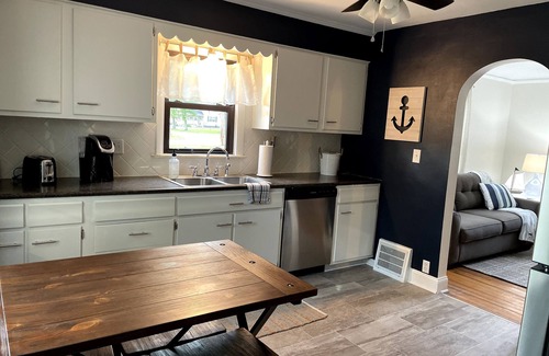 Conneaut Casa | Enjoy the breathtaking Lake Erie sunsets at our family-friendly property.
