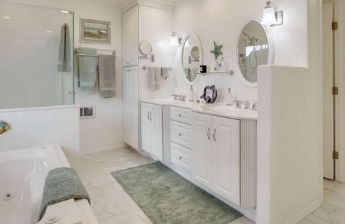 Corrales Casa | Enjoy the charms of NM in this beautifully cited and furnished home