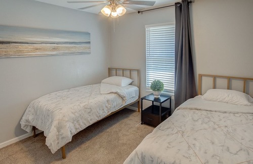 Swansea Casa | Enjoy the City and Your Space! by RedAwning