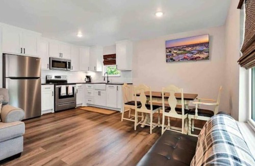 Moody Apartamento | Enjoy the country views! Unit A