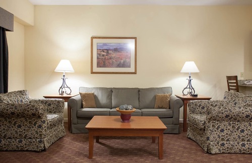 Pagosa Springs Complejo | Disfrute del aire fresco de la montaña en el lago Pinon con golf, senderismo, esquí, equitación y pesca.