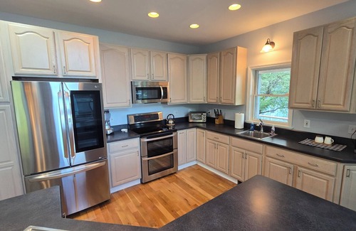 Broadalbin Casa | Enjoy the Leisurely Camp Life - Galway Lake Spacious Waterfront Home