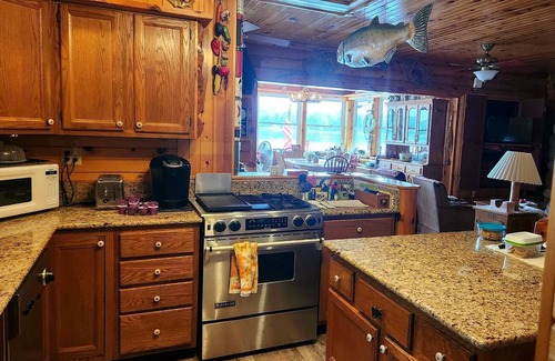 Rodney Cabina | Enjoy the Peace and Calm of our Lake Cabin and Create FAMLY MEMORIES