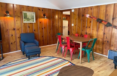 Camdenton Cabina | Enjoy the Quiet Side of the Lake With Resort Amenities + Pool. Pet friendly!