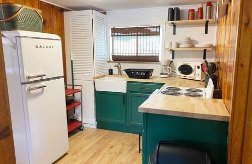 Camdenton Cabina | Enjoy the Quiet Side of the Lake With Resort Amenities + Pool. Pet friendly!