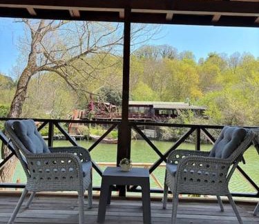 Agva Apartamento | Enjoy the Riverside! Agva Secret Yard