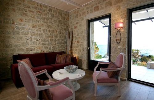 Stoupa Casa | Enjoy the seaside living in a centraly located, pretty sea view house