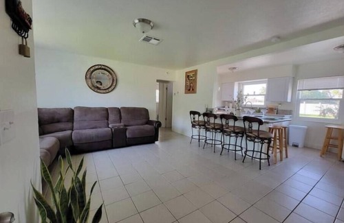 Fresno Casa | Disfrute de los sonidos del condado en un hogar acogedor.