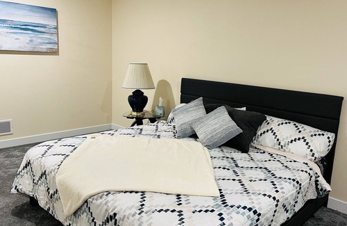Ward County Casa | Enjoy the stay in The Minot Getaway.