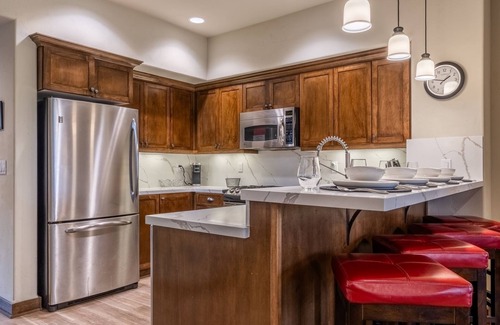 Woodwinds Casa | Enjoy the Summer in Mammoth Lakes! Townhome with 2 Private Decks, Hot Tub, Fireplace and Grill!