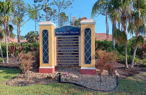 Burnt Store Marina Condominio | Enjoy the sunshine!1 bedroom condo in Burnt Store Marina, Punta Gorda, Florida.