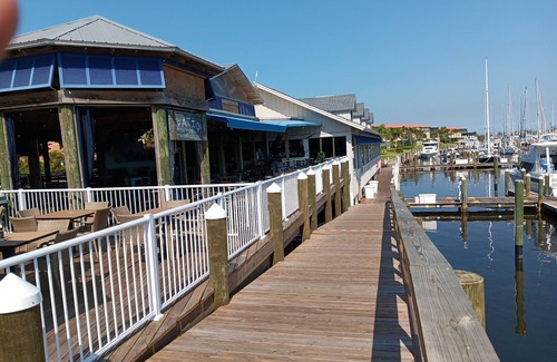 Burnt Store Marina Condominio | Enjoy the sunshine!1 bedroom condo in Burnt Store Marina, Punta Gorda, Florida.