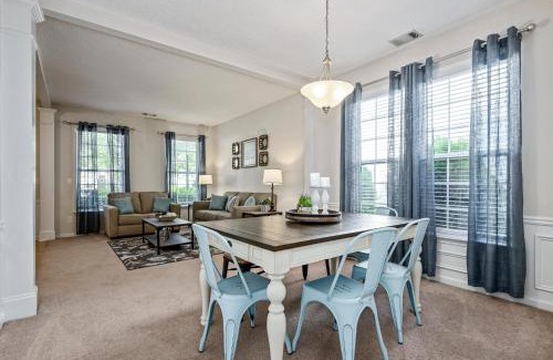 Woodstock Casa | Enjoy This Amazing Home With Porch & Grill Near DT