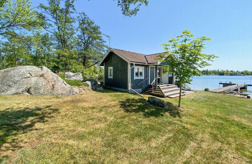 Norrtalje Municipality Casa | Enjoy this cozy house right on the beach on Gräddö Asken.