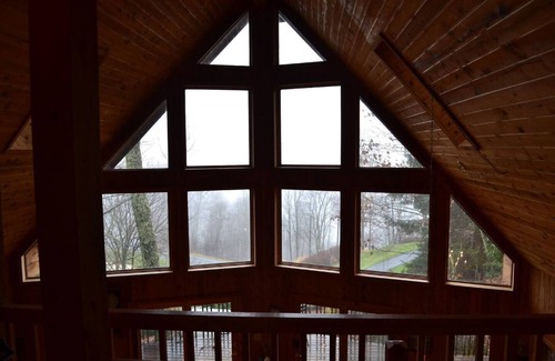 Burnsville Cabina | Enjoy this custom built home within the exclusive Mountain Air, Resort