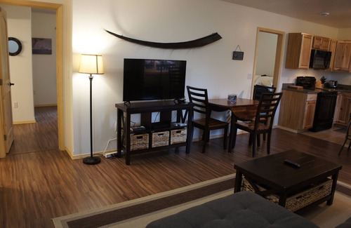 Seward Cabina | Disfrute de esta suite de lujo recién construida rodeada de la belleza natural de Alaska