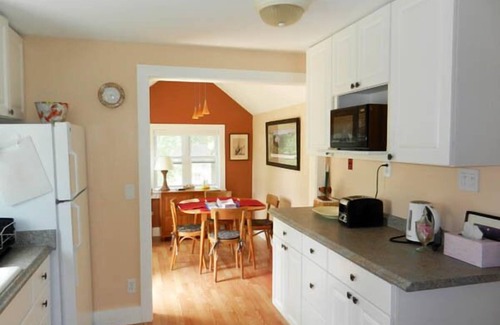 East Harwich Cabaña | Disfrute de esta pintoresca y renovada cabaña 2BR