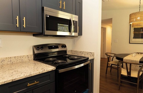 Fellowship Casa | Enjoy this stylish equestrian retreat, located less than five minutes from WEC.