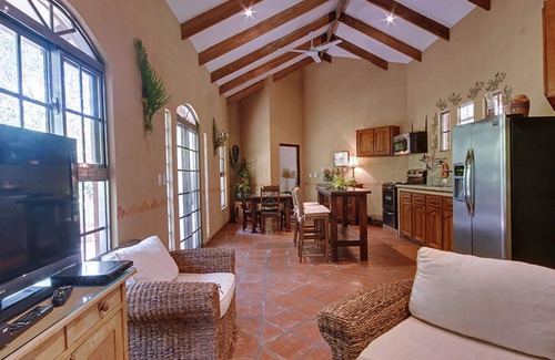 Tárcoles Casa | Disfrute de 1-7 casas en una finca privada