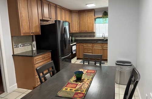 Oldsmar Casa | Enjoy vacation with the whole family at this peaceful renovated place to stay!