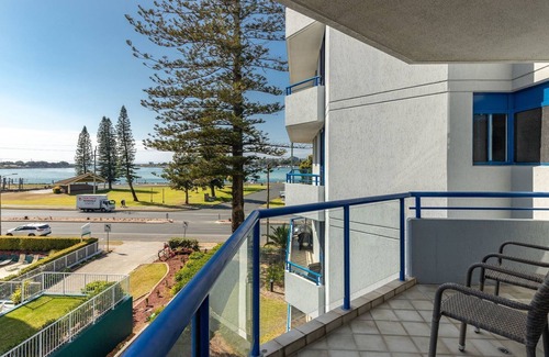 Tuncurry Apartamento | Disfruta de maravillosas vistas al agua desde Heritage 303