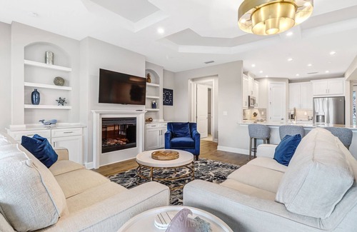 Naples Condominio | Enjoy your brand new private 2 bedroom getaway in beautiful Naples Florida.