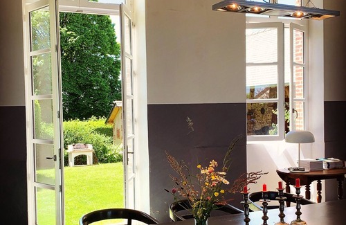 Troche Casa | Disfrute de sus vacaciones en una antigua escuela en el Limousin francés