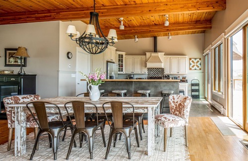 Livingston Casa | Enjoy your own stretch of the Yellowstone at Mayfly Manor