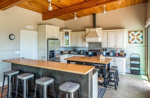 Livingston Casa | Enjoy your own stretch of the Yellowstone at Mayfly Manor