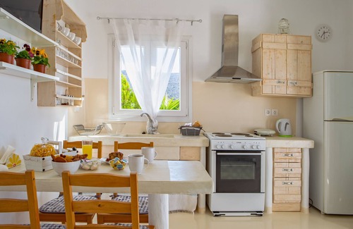 Karystos Apartamento | ¡Disfrute de su estadía en Karystos Villas con una maravillosa vista sobre el mar!