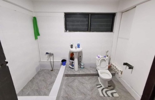 Cape Coast Apartamento | Enjoy your stay in a cozy quiet, clean, spacious and serene space..