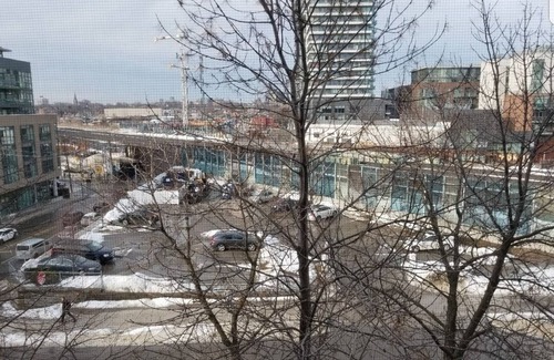 Parkdale Apartamento | Enjoy your Stay in the Beautiful King West Liberty Village/ Parkdale Area!