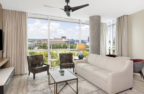 Fairlie-Poplar Historic District Hotel | Enjoy your stay in the heart of Downtown Atlanta