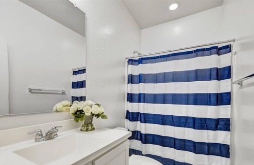 Laveen Casa | Enjoy your vacation with entertainment centers around