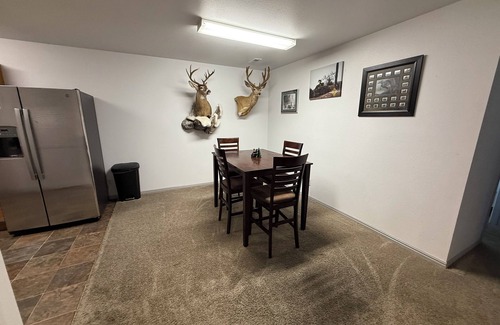 Beaver Condominio | Enjoyable 2-bedroom condo with AC / Heat in charming Downtown Beaver