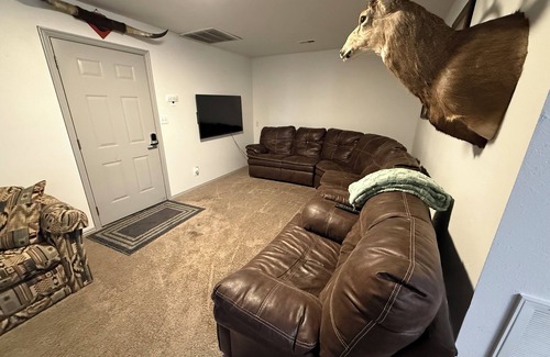 Beaver Condominio | Enjoyable 2-bedroom condo with AC / Heat in charming Downtown Beaver