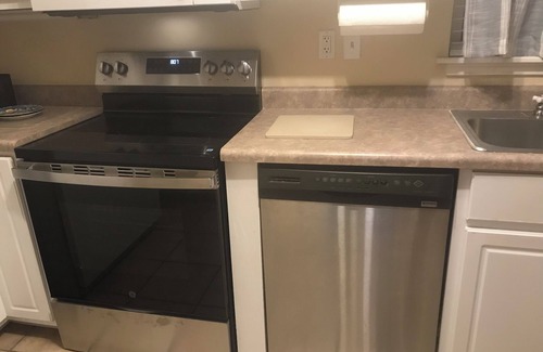 Oxford Condominio | Enjoyable 2-bedroom condo with AC in charming Oxford 1 mile from the stadium.