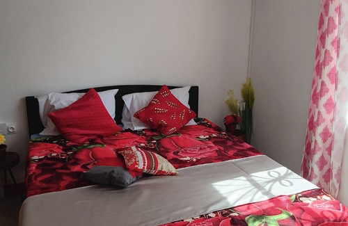 Surinam Cama Y Desayuno | Enjoyable 3 bed and swimming pool at Residence des cascades in Surinam