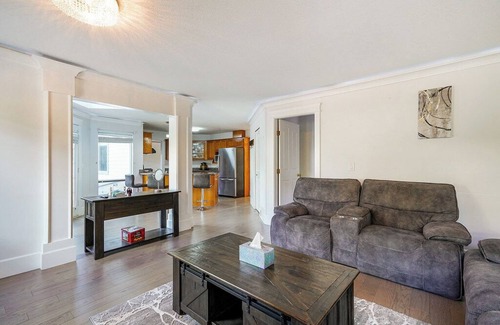 Fleetwood Casa | Enjoyable 4-bedroom house with AC in Surrey