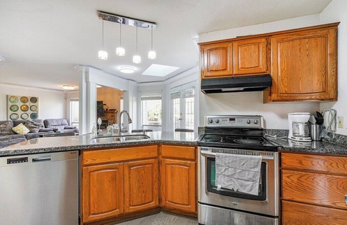 Fleetwood Casa | Enjoyable 4-bedroom house with AC in Surrey