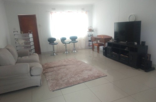 Gaborone Casa | Enjoyable house with WiFi in charming Gaborone and calm siesta fussion.