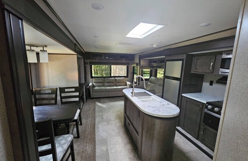 Clark Fork Casa | Enjoyable RV with AC, heat, water, in charming Clark Fork. Pet friendly.