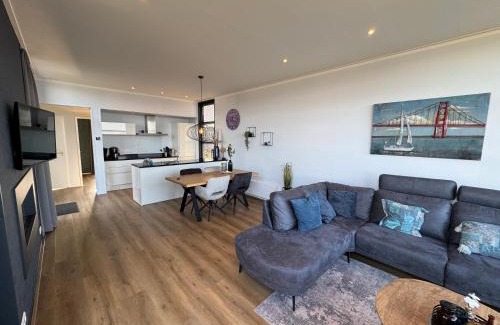 Enkhuizen Casa | Enkhuizer Strand Chalet IJsselmeerstrand Erste Reihe mit Zaun Hausnr 204