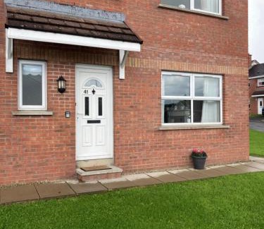 Enniskillen Casa | Enniskillen House (6 person house)