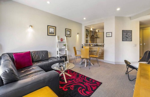 Auckland Central Business District Apartamento | Enormous One Bedroom Beauty in CBD! Free Parking