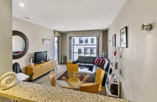 Auckland Central Business District Apartamento | Enormous One Bedroom Beauty in CBD! Free Parking