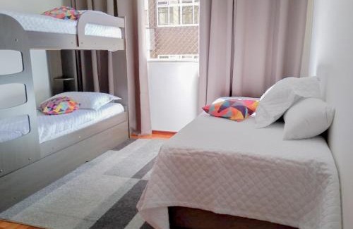 Varzea Apartamento | Ensolarado ao lado do shopping com garagem e Wifi
