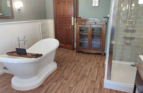 Bossington Cama Y Desayuno | Ensuite B&B superking room with private access