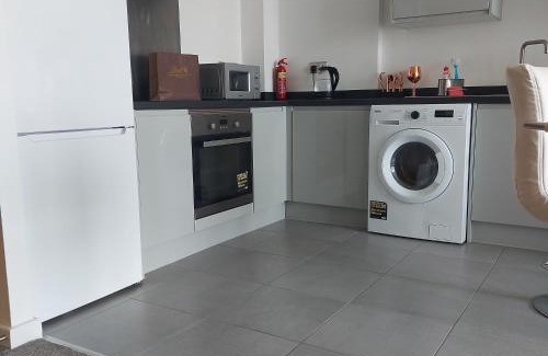 Warrington Apartamento | Ensuite Double Bedroom, Live in landlord