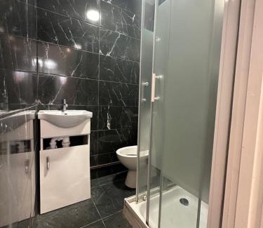 Custom House Apartamento | Ensuite double Room near ExCeL London